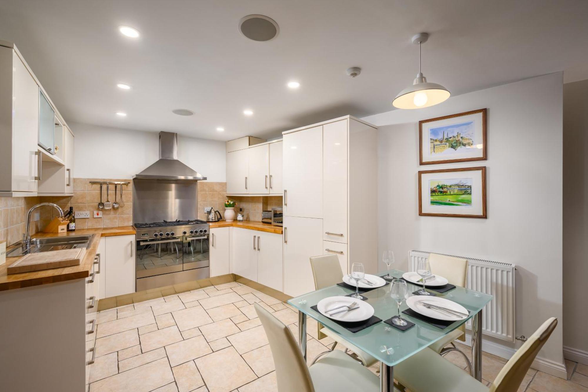 Stylish & Central 2Br Stockbridge Gem إدنبرة المظهر الخارجي الصورة